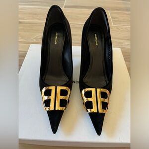 Balenciaga Velvet Pumps Size 36